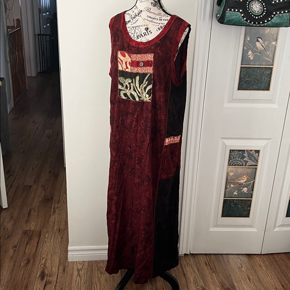 Chic Sleeveless Red and Black Maxi Dress - Picture 5 of 6